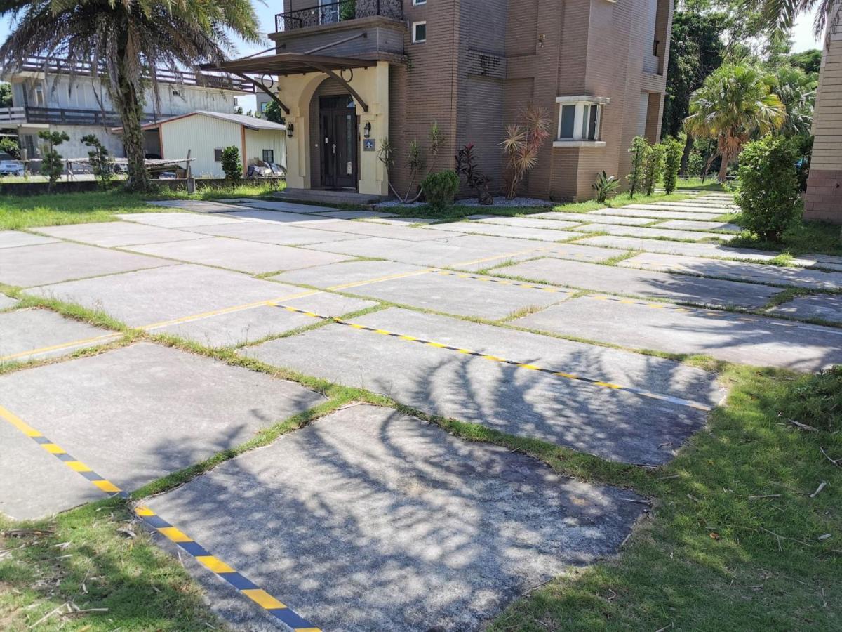 Yilan Beitou No.117 Bed & Breakfast Luodong Bagian luar foto