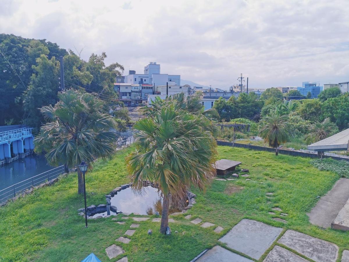 Yilan Beitou No.117 Bed & Breakfast Luodong Bagian luar foto